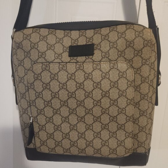 Gucci GG Supreme Messenger Bag- Authentic (unisex) - Picture 1 of 8